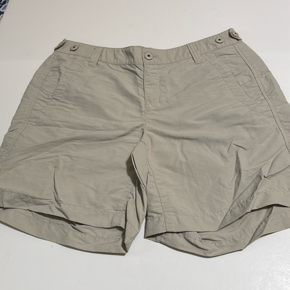 Women’s Cream Eddie Bauer Sport Shorts